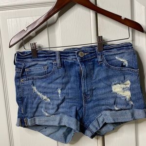 Express mid rise jean short size 6